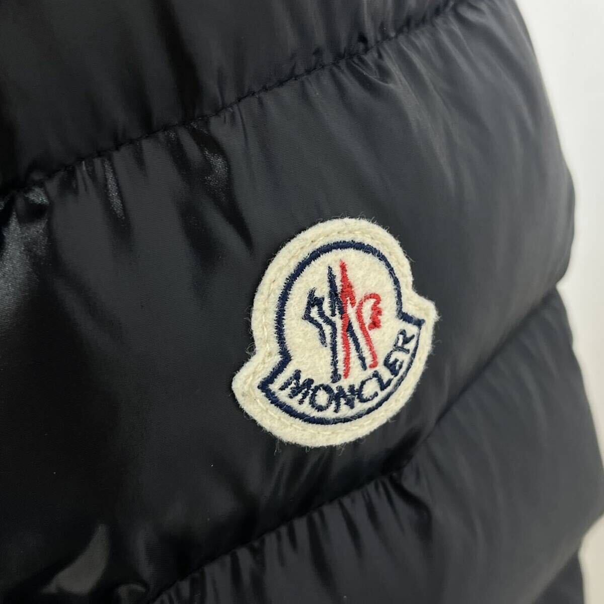 国内正規品 ハンガー付き MONCLER モンクレール ARMOISE アルモワーズ 袖ワッペン ラクーンファー 付き ダウンジャケット 45310-15-68950_画像4