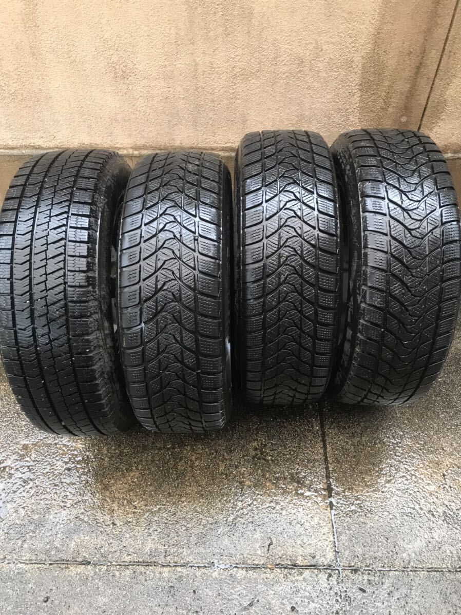 ヤリスクロスで3シーズン使用 ホイールタイヤ4本セット 205/65R16スタッドレス 手渡し希望の画像5