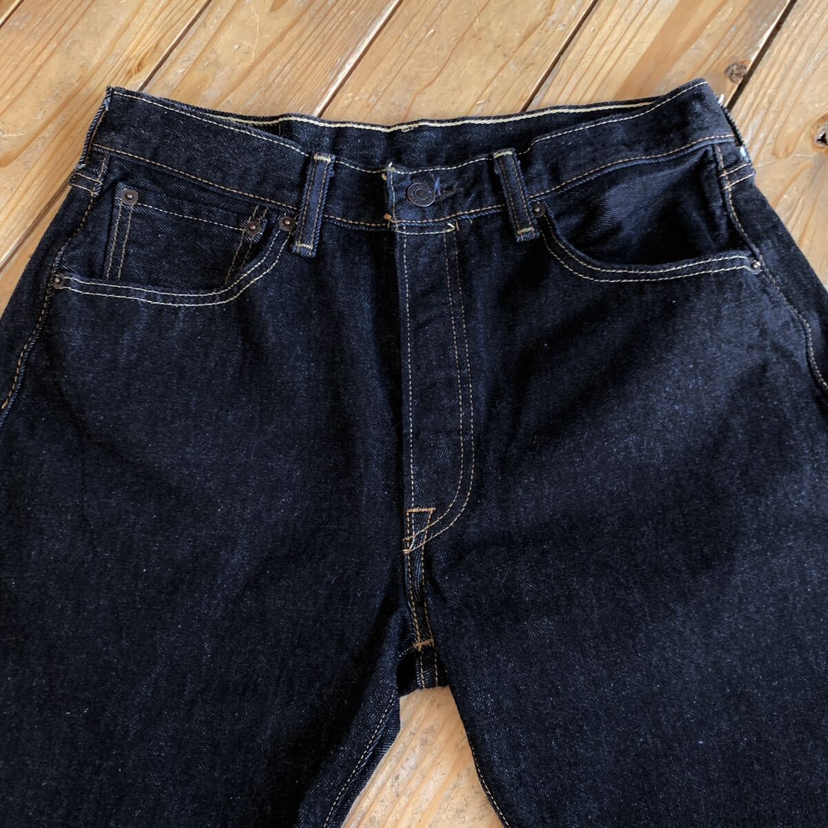 USA古着 Levis 501 リーバイス ブラックデニム パンツ メンズ W32 L30 ストレート ゴールデンサイズ カジュアル 美品 アメリカ仕入 P1341の画像2