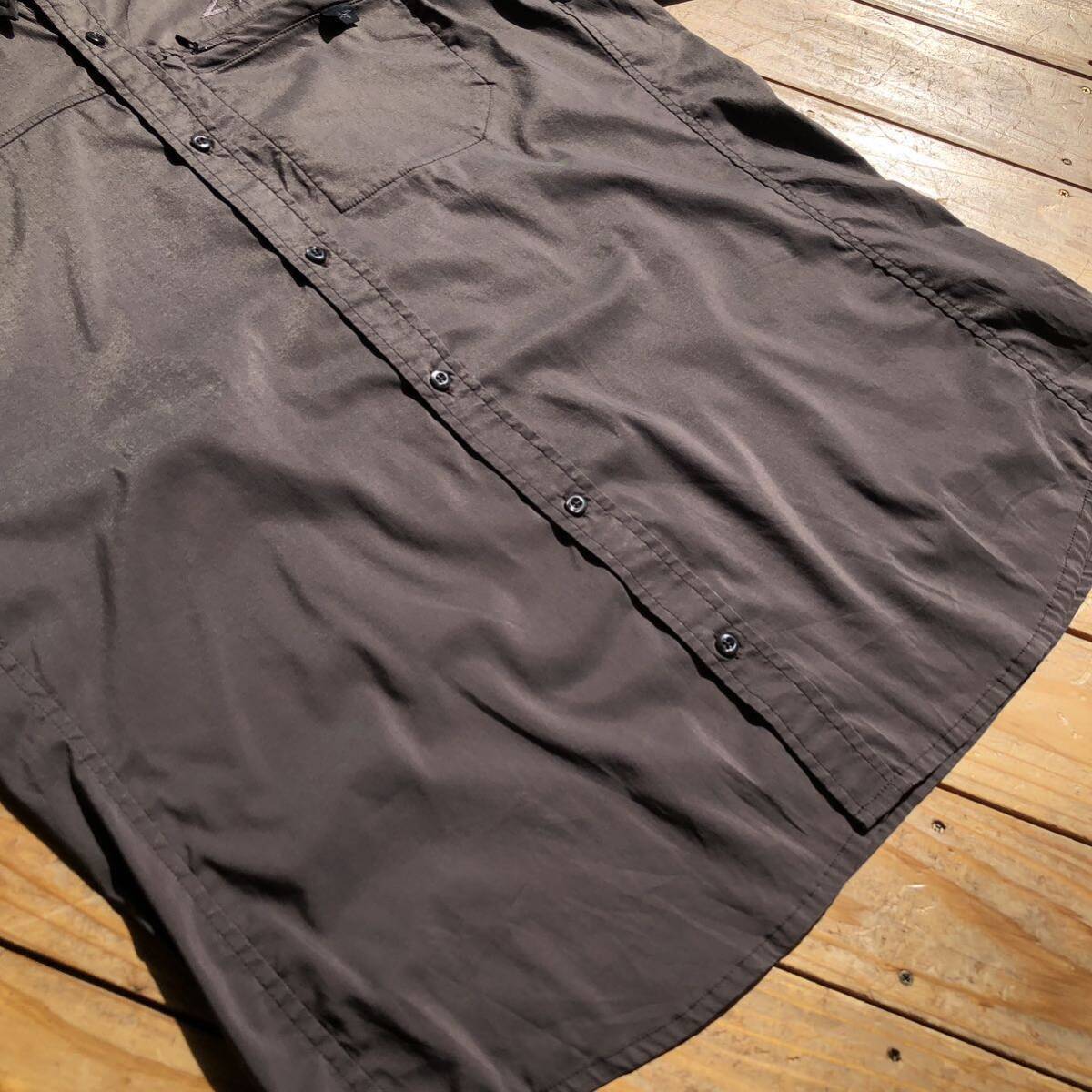 USA б/у одежда ARC*TERYX Arc'teryx рубашка с коротким рукавом мужской XL размер Brown . карман вышивка Logo предприятие хлопок поли America скупка T2491