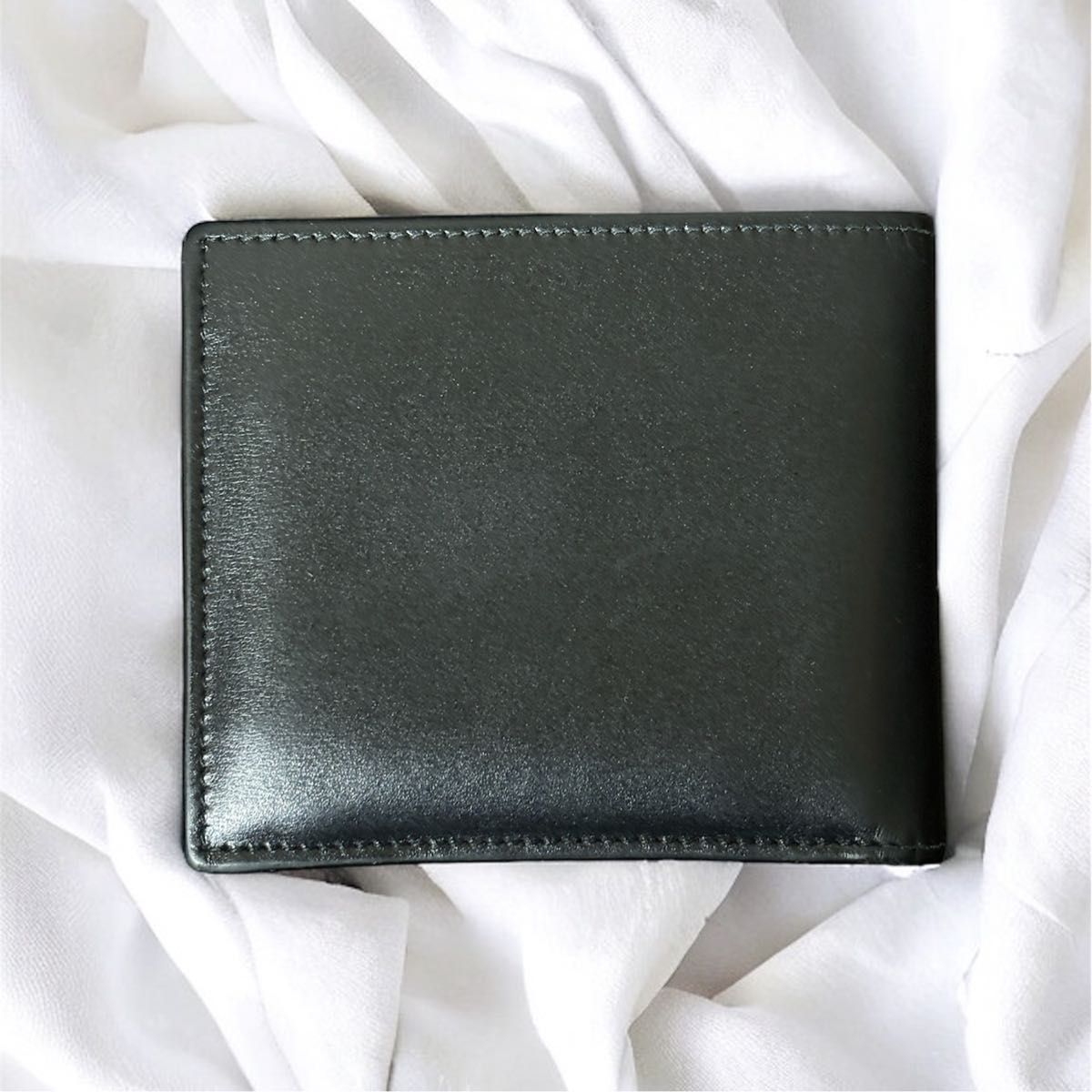 美品 SAINT LAURENT サンローラン タイニーカサンドラ E/W二 美品 SAINT LAURENT サンローラン タイニーカサンドラ E/W二