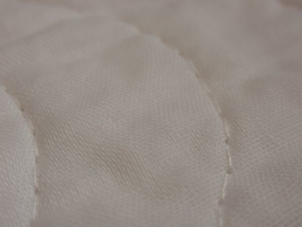 西川♪綿100％パッドシーツ　水洗い敷パッド　ダブルサイズ　表地裏地中綿も綿100％！ ピンク系 残り僅か_裏地も綿100％！