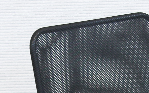 デスクチェア メッシュ張り 肘掛け付きオフィスチェアー ブラック色（黒色） 回転事務椅子 JC-100_画像3