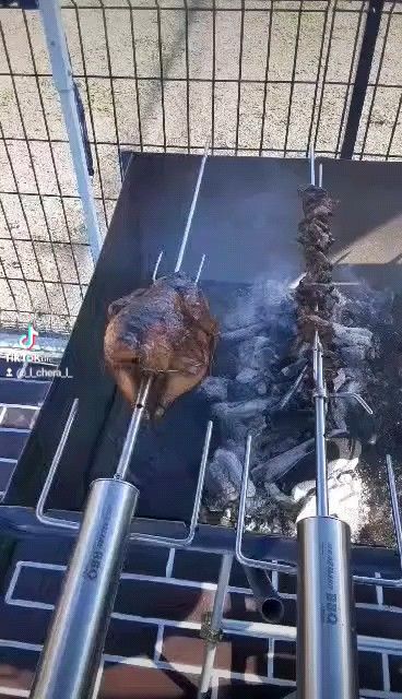 (SALE)BBQを盛り上げる 丸焼き機 ロティサリー【新品・日本未発売】ー本