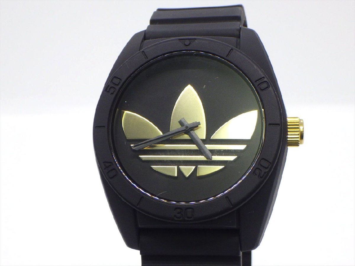 c22 送料無料 当時物 adidas アディダス 黒色 ラバーバンド 金色ロゴ 黒文字盤 ADH2912 動作品 腕時計 クォーツ メンズの画像1