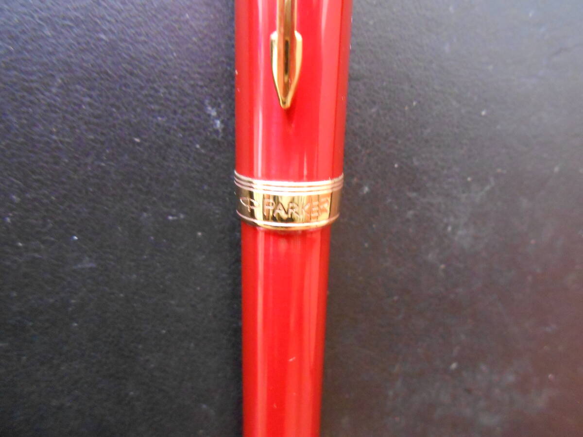 24829 中古品 PARKER パーカー SONNET ソネット 万年筆 ペン先 18K-750 18金 レッド ゴールド ブラック 筆記用具 文房具_画像6