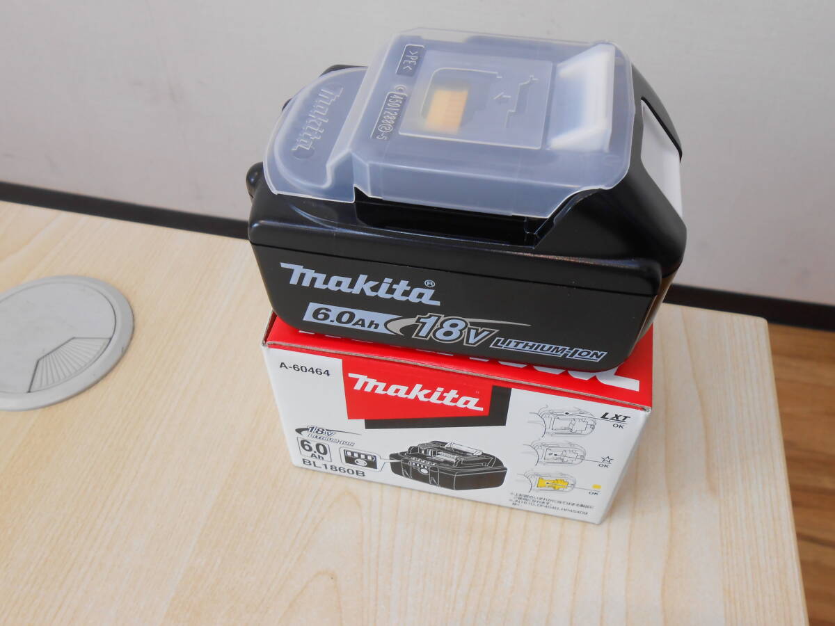 24930 新品 未使用 makita マキタ リチウムイオンバッテリ バッテリー 18v 6.0Ah BL1860B A-60464 残量表示付き 電動工具の画像2