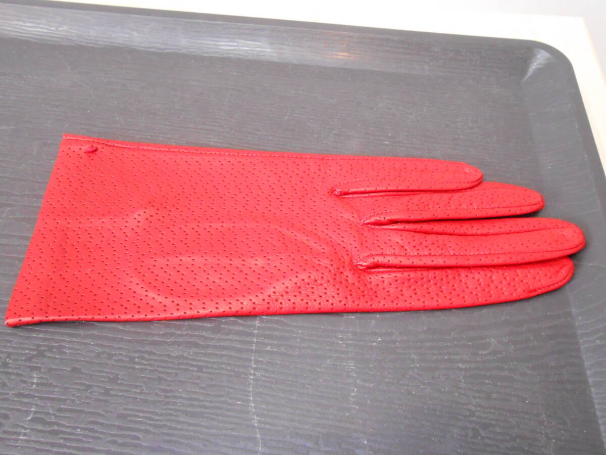 25061 譲渡品 イタリア製 レザー手袋 赤色 MADE IN ITALY レディース 全長：約22cm 最大幅：約9cm 新品・未使用の画像5