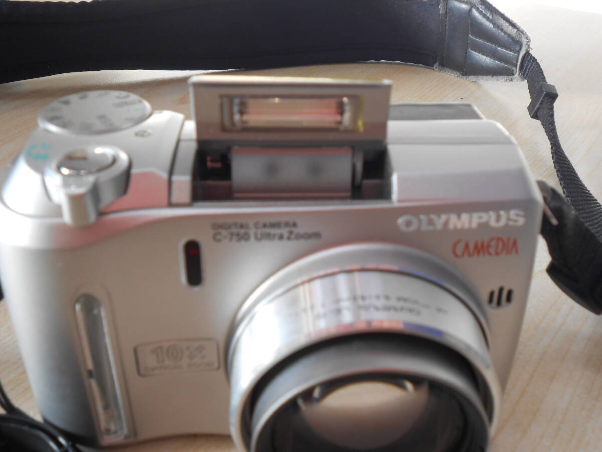 1154 中古・保管品 OLYMPUS オリンパス コンパクトデジタルカメラ C-750 CAMEDIA Ultra Zoom 通電・動作未確認の画像9