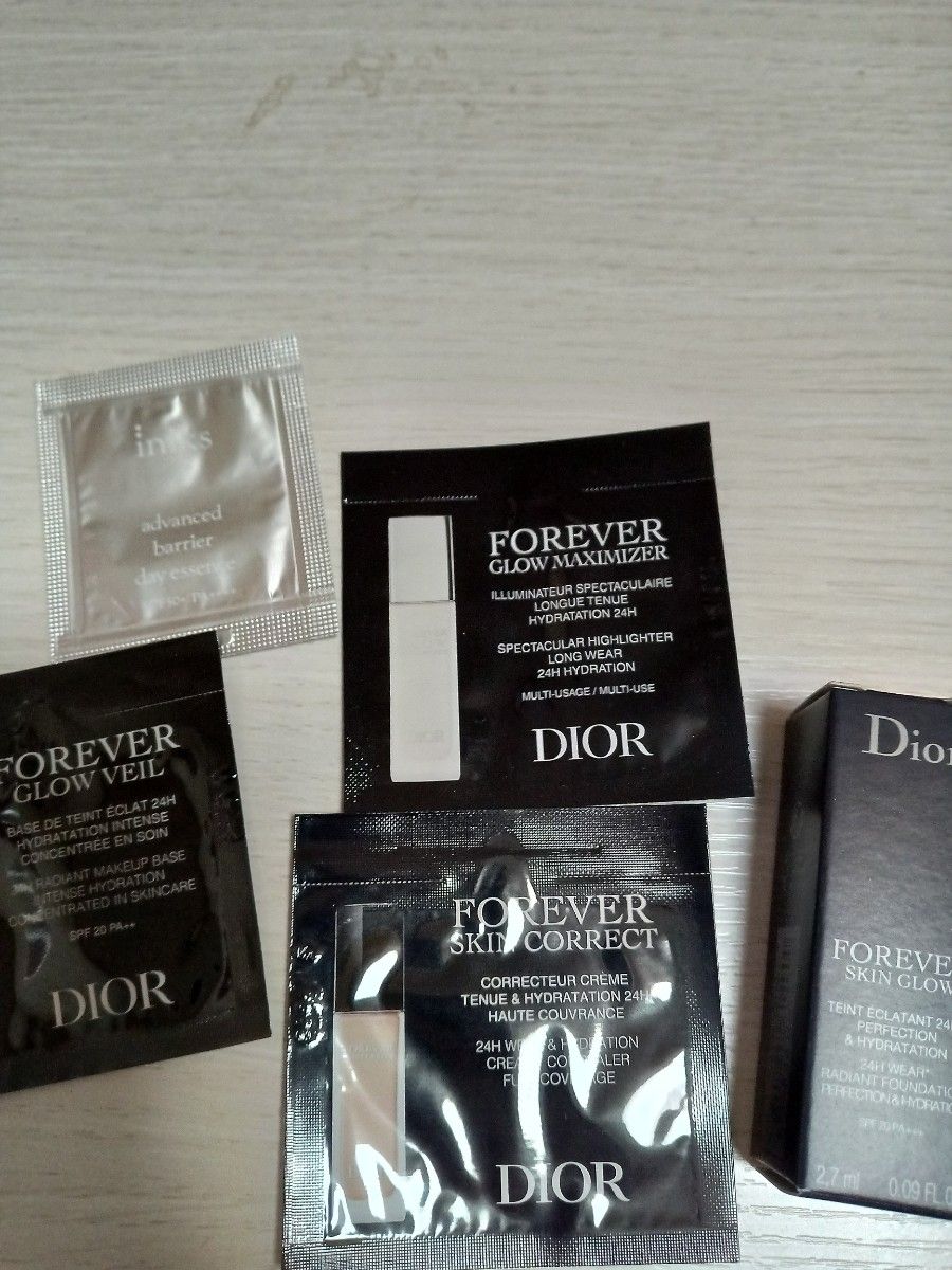 ディオール　ファンデーション　フォーエヴァーフルイドグロウ　リキッドファンデーション　試供品　お試しセット　 Dior