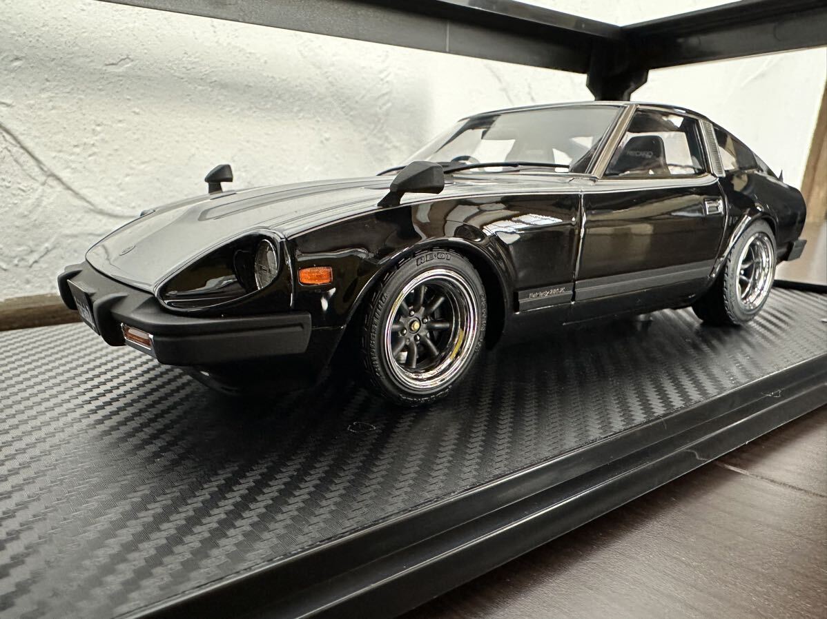 イグニッション モデル 【ignition model】 1/18 Nissan Fairlady Z (S130) Black/Silverの画像3