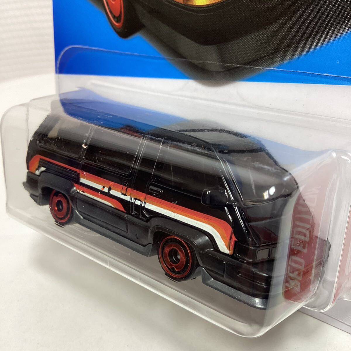 【Target限定レッドエディション】☆ホットウィール☆ 1986 トヨタ バン ライトエース RED EDITION 　Hot Wheels _画像3