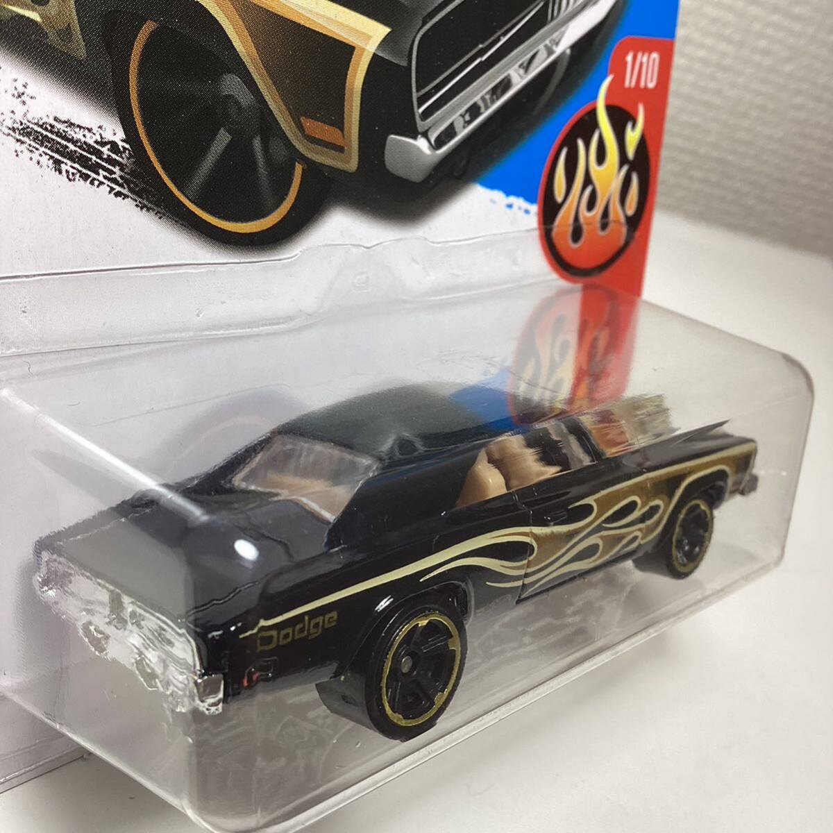 【Kmart限定カラー】☆ホットウィール☆ '69 ダッジ　チャージャー　Hot Wheels _画像4