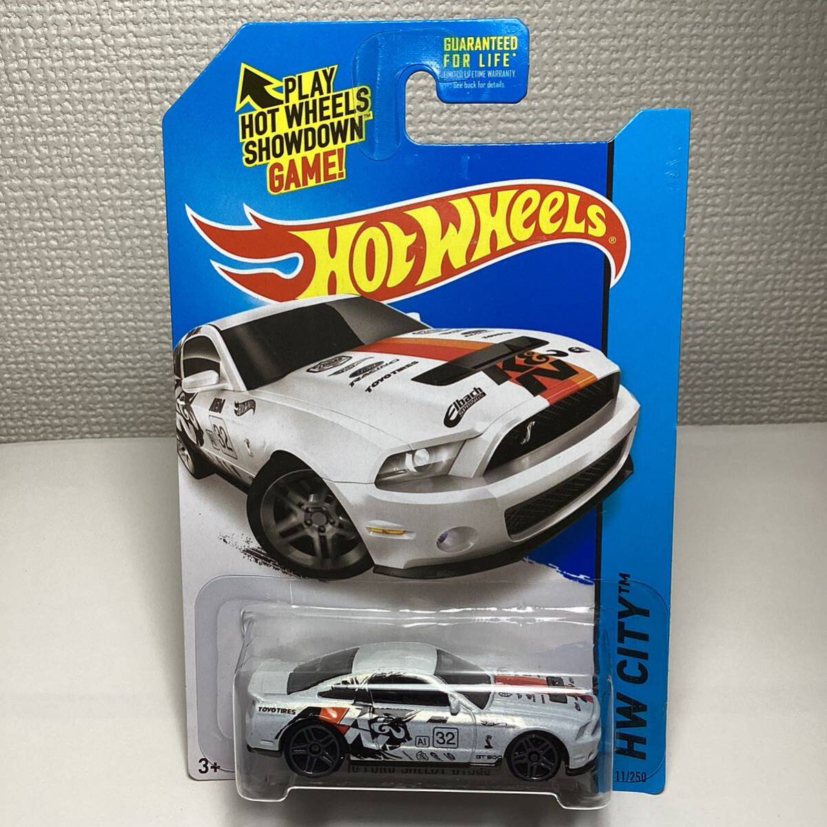 ☆ホットウィール☆ '10 フォード シェルビー　GT500 白　Hot Wheels _画像2