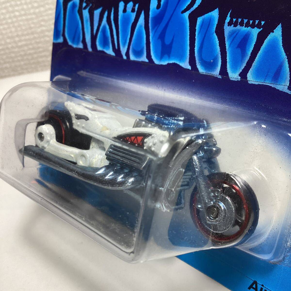  【Walmart限定】☆ホットウィール☆ アイリー 8 Three Kings Car Hot Wheels の画像3