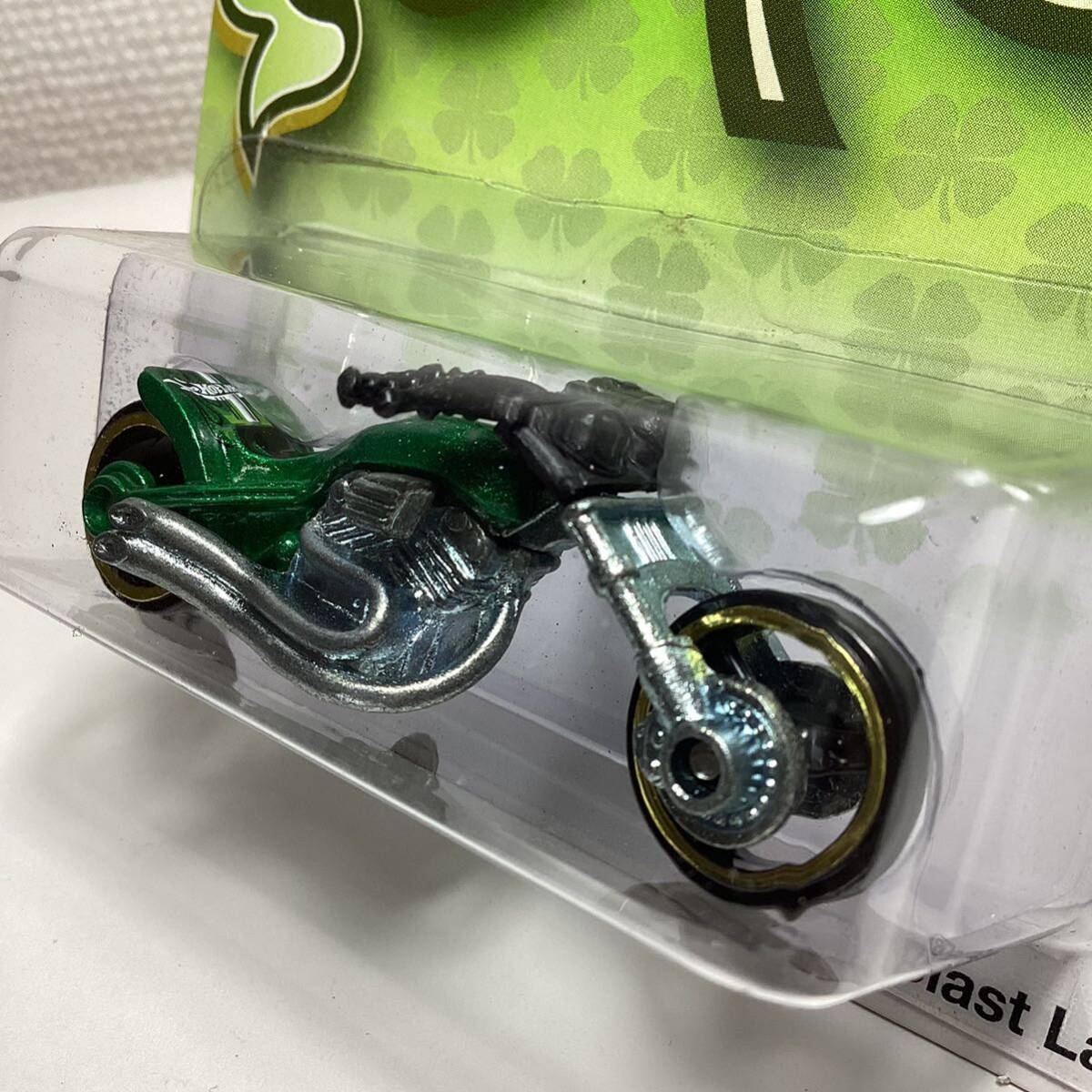 【Walmart限定】☆ホットウィール☆ ブラスト　レーン　クローバー　カーズ　Hot Wheels _画像3