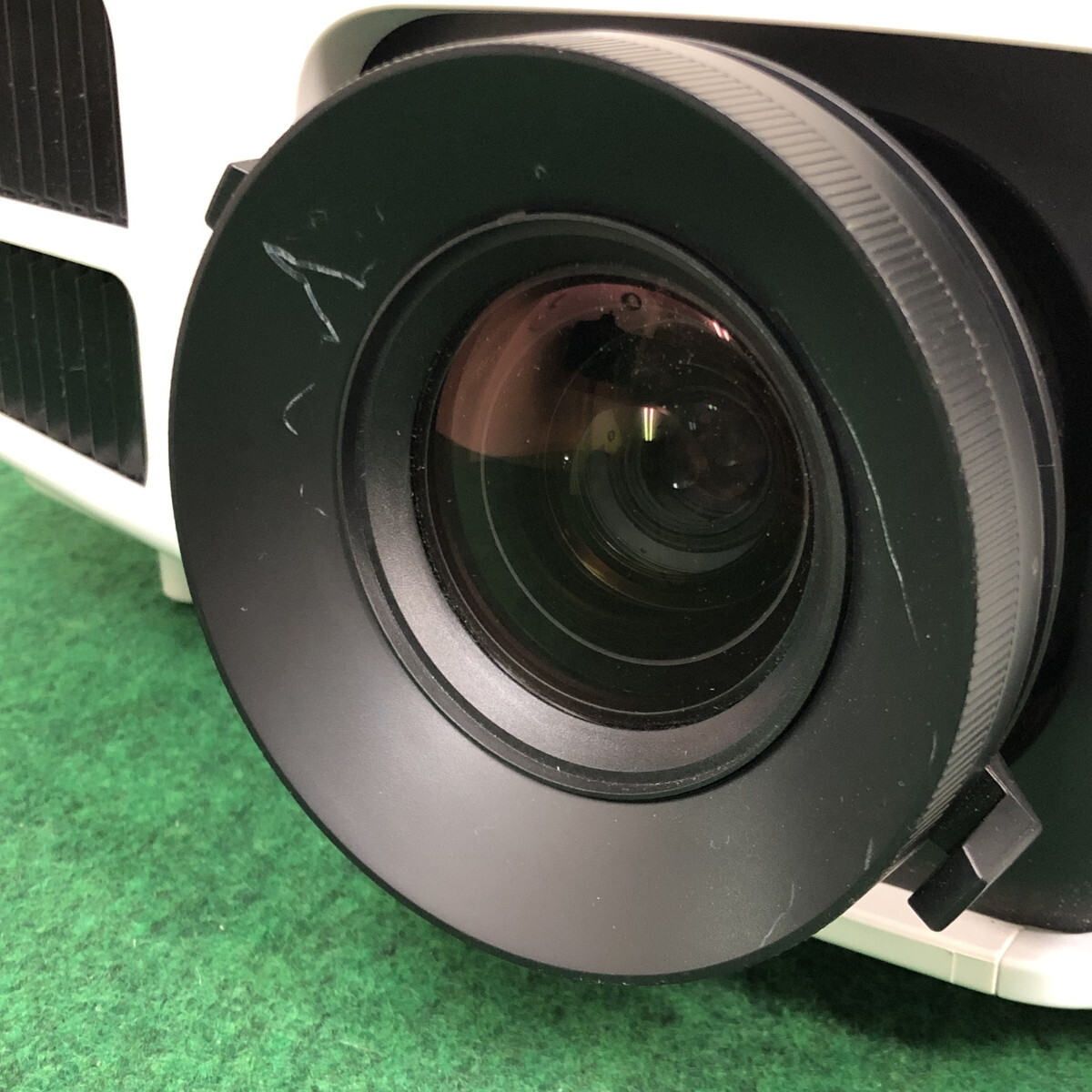  輝度5500lm 300型投影対応 EPSON エプソン 液晶プロジェクター EB-5520W (N60404_8_80s)