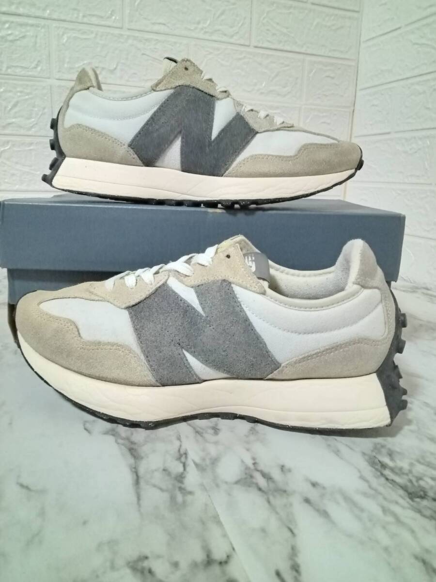 値下げ【箱付き】ニューバランス　327　サイズ26.5㎝　NEW BALANCE　MS327WE　_画像2