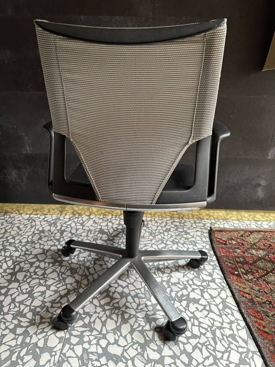 オフィスチェア　ウィルクハーン　モダスオフィスチェア ブラック 椅子 _画像4