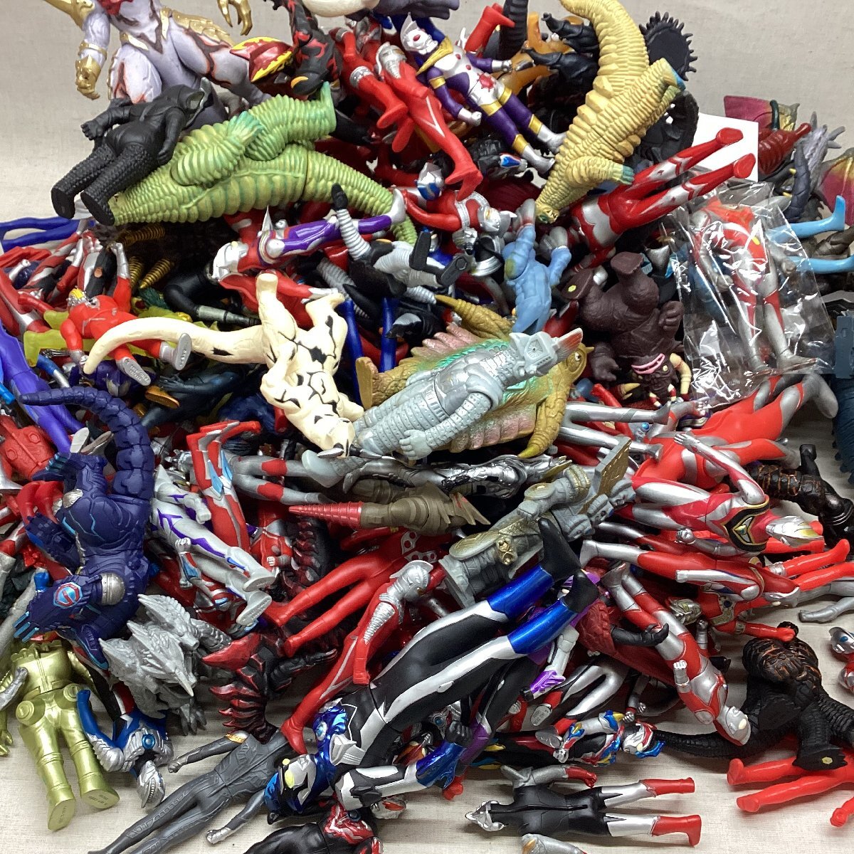 【超目玉】 歴代ウルトラマン まとめ売り ソフビ ULTRAMAN ウルトラマン ■円谷 ウルトラ怪獣など /9.65kg■ 大量 ウルトラマン
