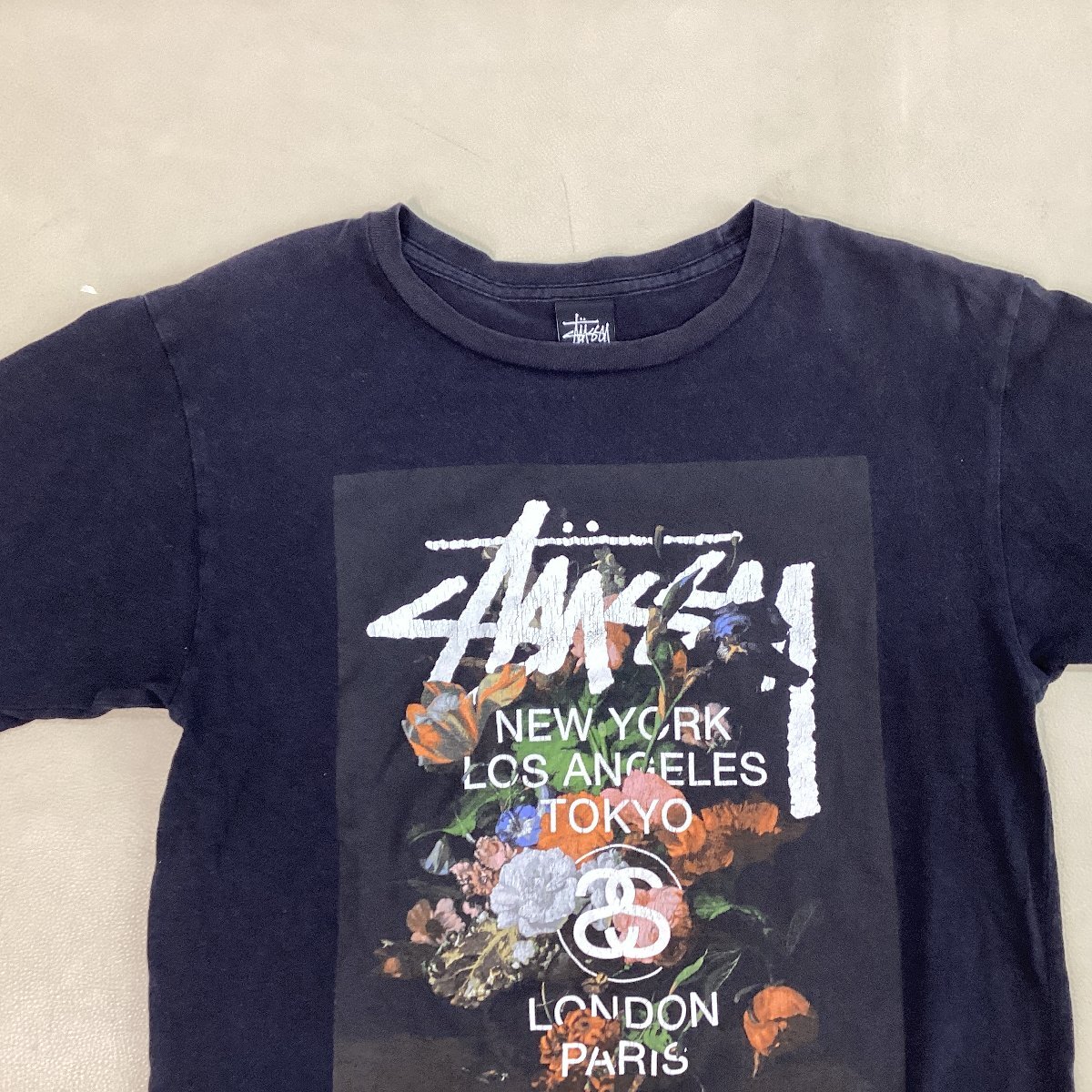 ■【送料198円】STUSSY ステューシー ワールドツアー 花柄プリントTシャツ フラワー 半袖 丸首 綿 メンズ サイズS 黒 ブラック/0.18kg■の画像3