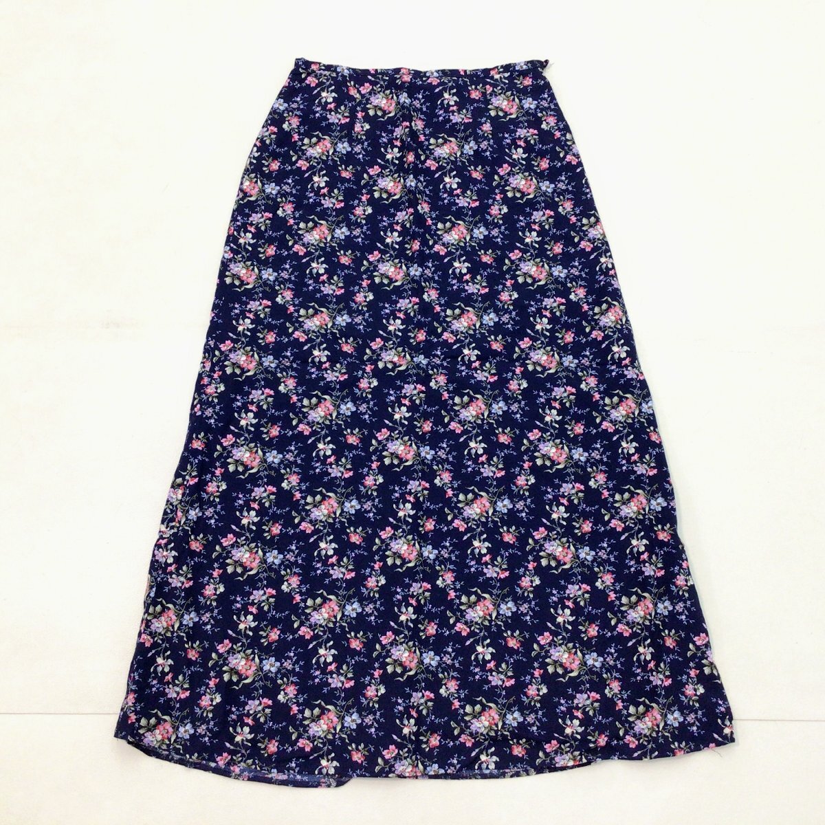 ■LAURA ASHLEY/ローラアシュレイ レディース衣類 6点 まとめ売り トップス スカート 花柄 総柄 中古卸 /1.06kg■の画像5