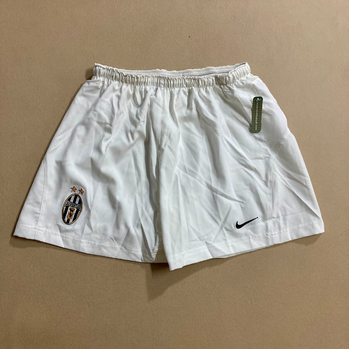 ★未使用タグ付き NIKE ナイキ サッカーウェア ユベントス ユニフォーム ハーフパンツ ショーツ ボトムス サイズM ホワイト 0.1kg★の画像1