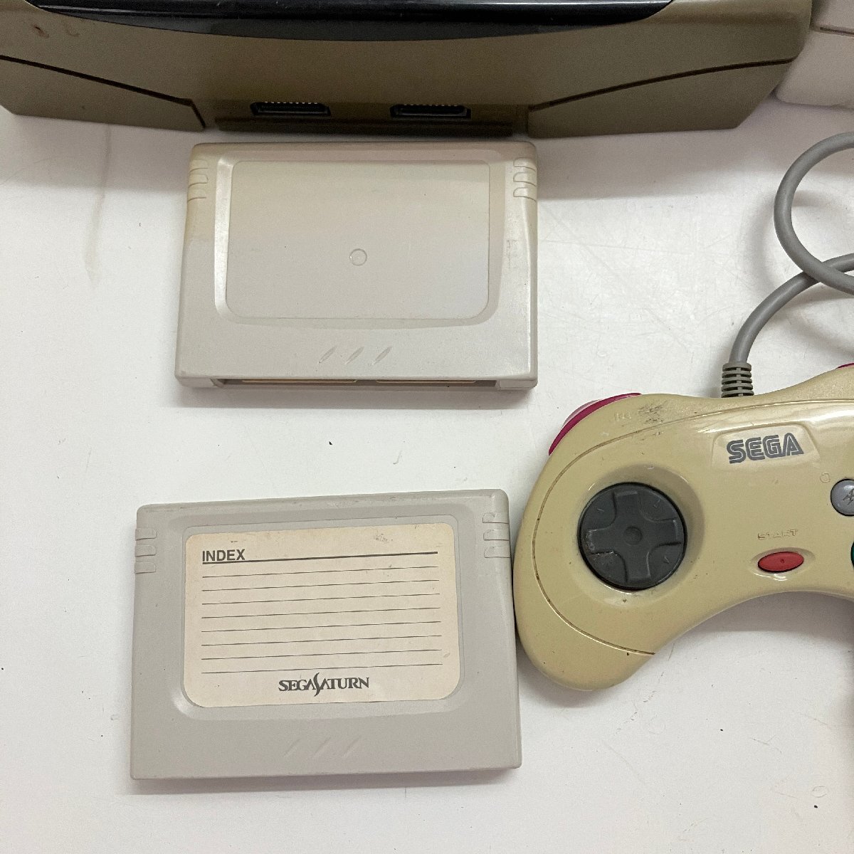 ◆【ジャンク品】 SEGA セガサターン まとめ 本体/4点 HST-3200/3210/3220 コントローラー/2点 ソフト カートリッジ (GB)M/G60416/4/7.8の画像4