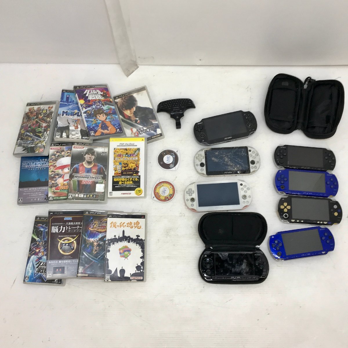 ◆【ジャンク品】SONY ソニー PSP PSvita 本体 計8台 カセット ソフト まとめ 約3.6㎏ モンハンなど (GB)T/g60417/3/3.6の画像1