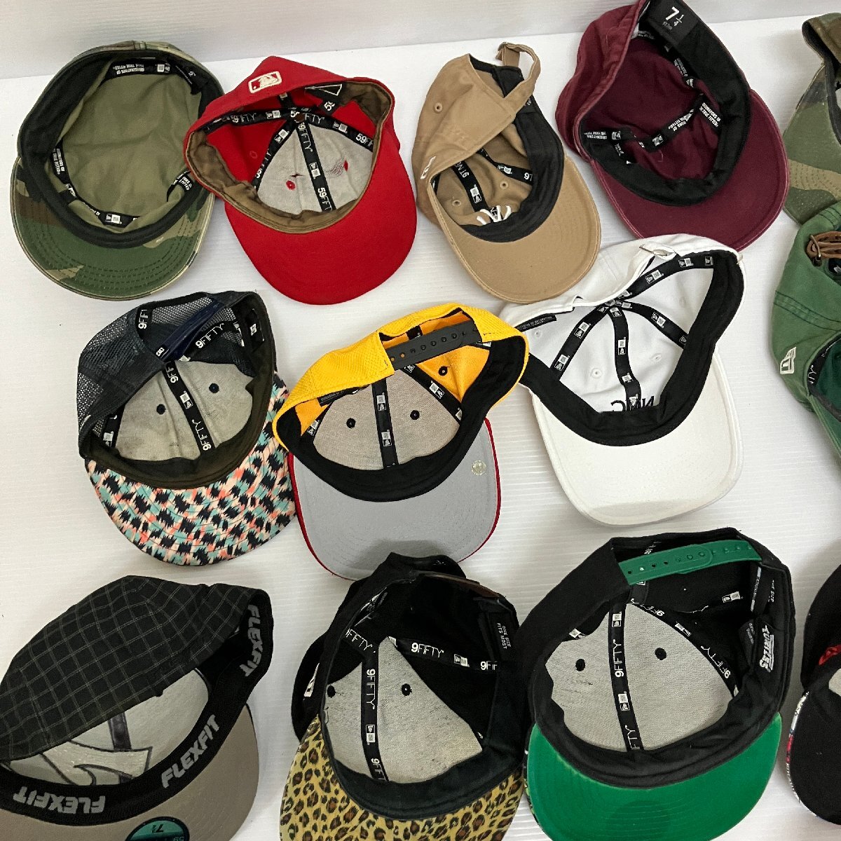 ◆【現状品】 NEW ERA ニューエラ キャップ 帽子 30個 まとめ売り コラボ 柄 色 野球帽 サイズMIX 59 FIFTY 約3.25kg M/S60405/6/3.25の画像6