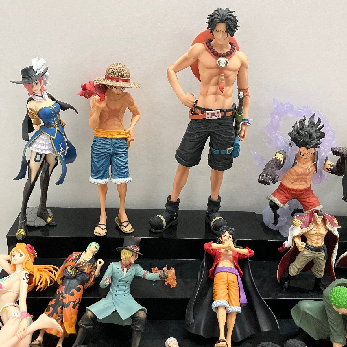 ◆【ジャンク品】 ワンピース フィギュア まとめて 約40点以上 約5kg ONE PIECE ルフィ/ゾロ/エース/ナミ他 現状品 (GB)M/G60419/1/5