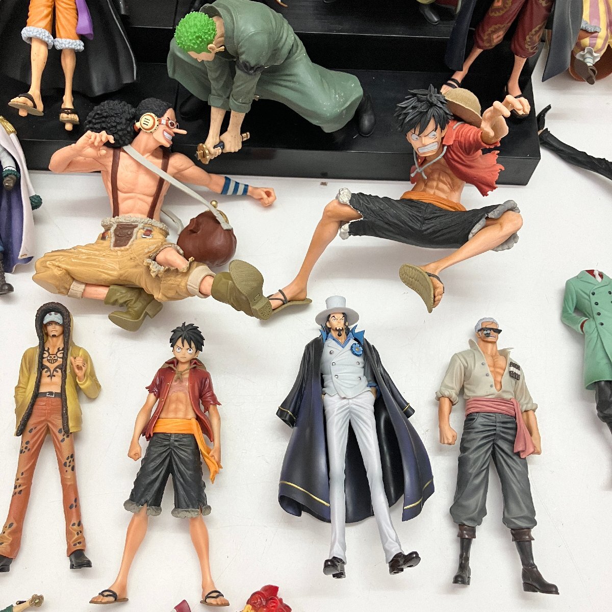 ◆【ジャンク品】 ワンピース フィギュア まとめて 約40点以上 約5kg ONE PIECE ルフィ/ゾロ/エース/ナミ他 現状品 (GB)M/G60419/1/5