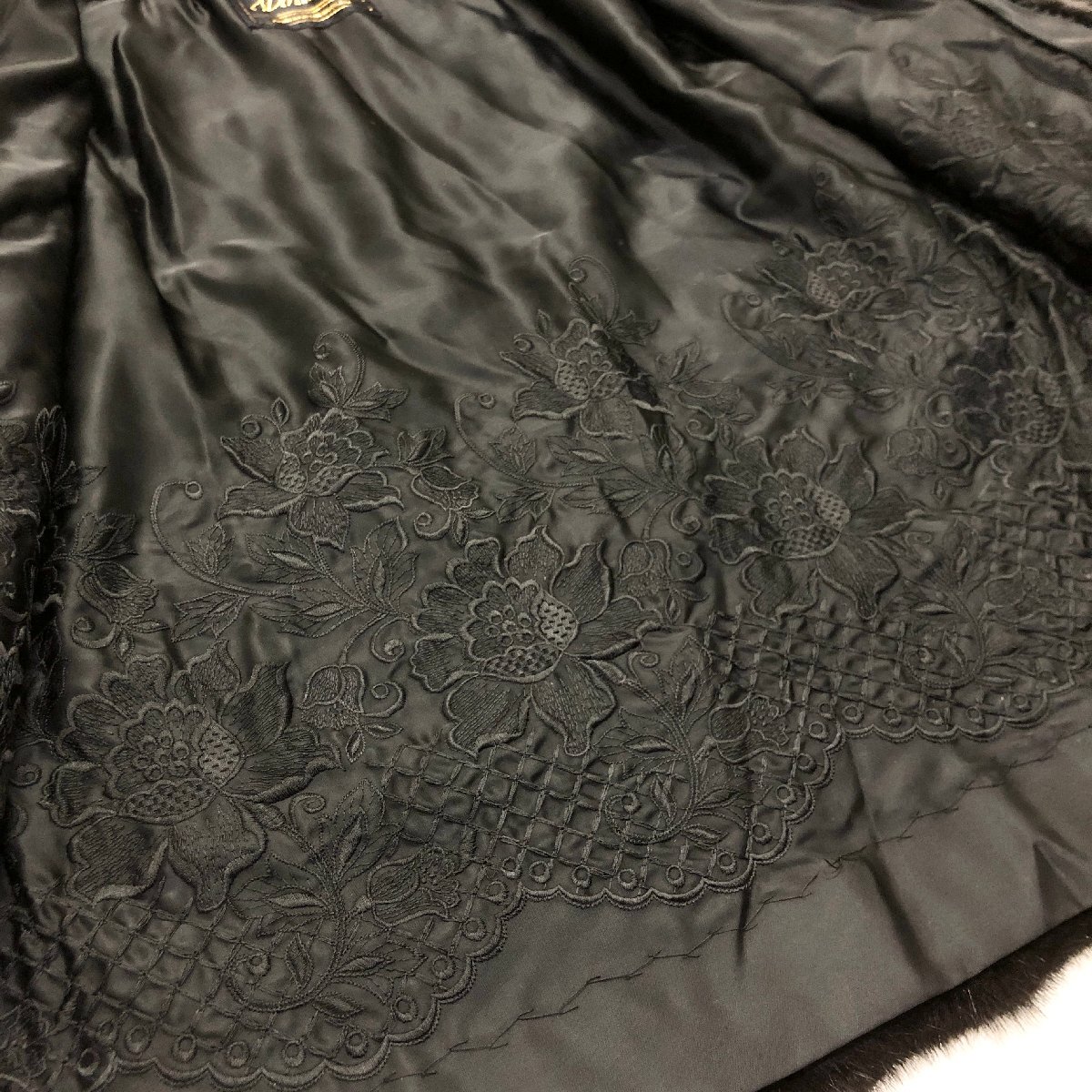 ●SAGA MINK ADMIRER サガミンク コート ジャケット ミンク リアルファー 毛皮 金タグ 裏地刺繍 ブラック size11 レディース 1.43㎏●の画像6