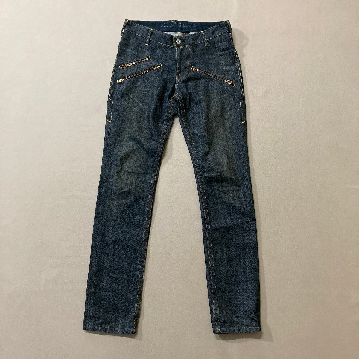 ★LEVI’S Black リーバイス ブラック デニムパンツ 星パッチ シンチバック ゴールドタグ メンズ サイズ 29 ボトムス ジーパン 0.65kg★_画像1