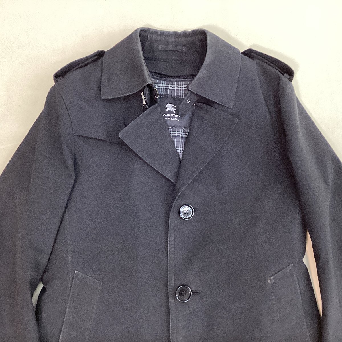 ■BURBERRY BLACK LABEL バーバリーブラックレーベル シングルショートトレンチコート ライナー付きアウター 三陽商会 サイズM 黒/1.08kg■_画像3