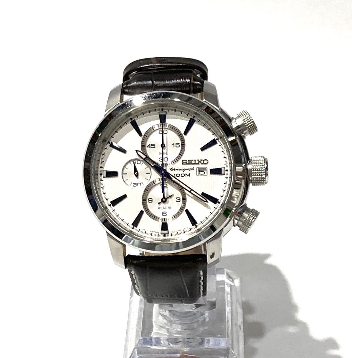 bk-698 SEIKO セイコー QZ 7T62-0LG0 白文字盤 クロノグラフ 100M デイト スモセコ メンズ腕時計 (O127-2)の画像1