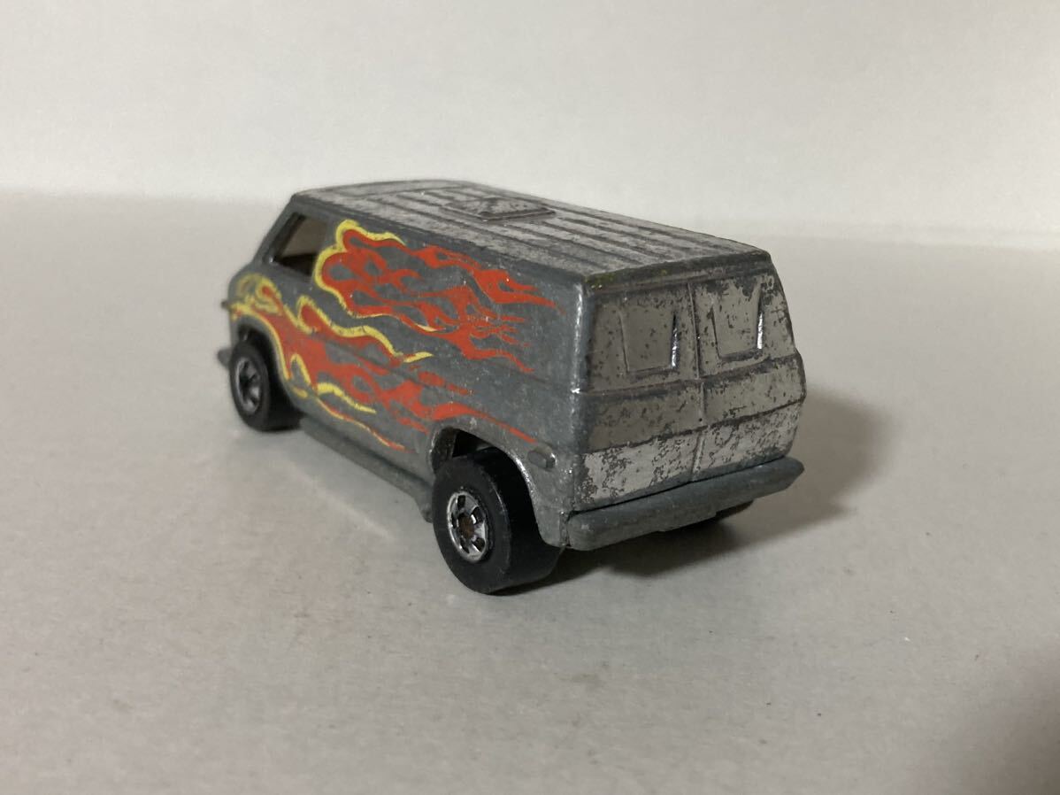 スーパーバン SUPER VAN 傷擦れ汚れ多数 車軸サビ.車輪回転不良 香港製hot wheels マテル'74~ 同梱は同日終了分のみ.日曜迄にお支払厳守_画像4