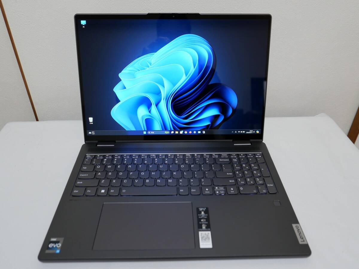 【即決・美品】Lenovo Yoga 7i 16インチ (2560x1600) 2-in-1 Core i5-1240P 8GB/256GB SSD 英語USキーボード (US) / メーカー保証