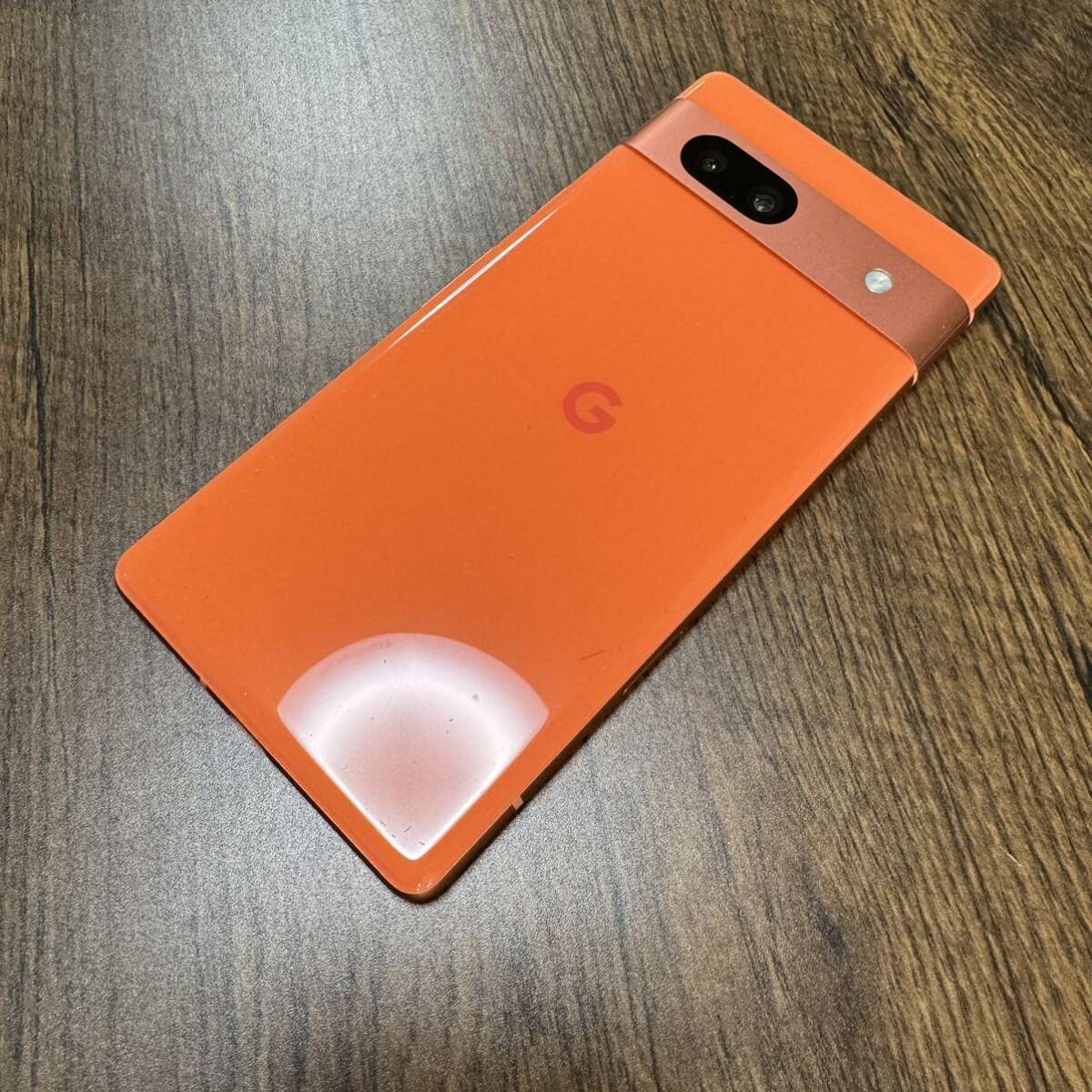 【中古美品】Google Pixel 7a Coral 128 GB 純正ケース付き_画像3