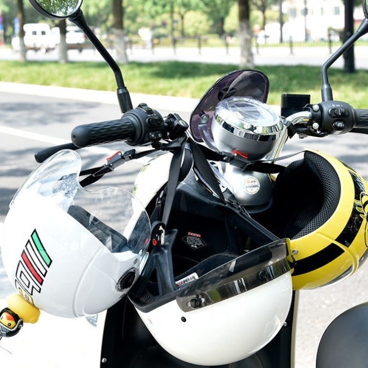 新品 ヘルメット ホルダー 自転車 キーロック 鍵 カギ ロック 盗難防止 防犯 汎用 バイク 原付 オートバイ スクーター ハンドル メットインの画像3