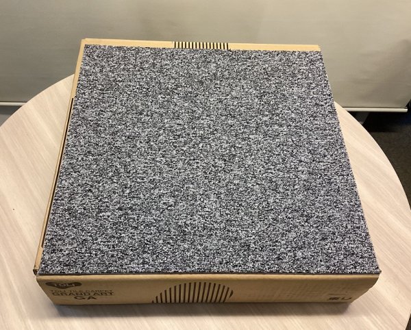 大量在庫１５００枚◇ほぼ新品◇東リ◇国産◇タイルカーペット◇GA1046◇50㎝×50㎝◇２０枚セット◇グレー系◇領収書発行可_画像2