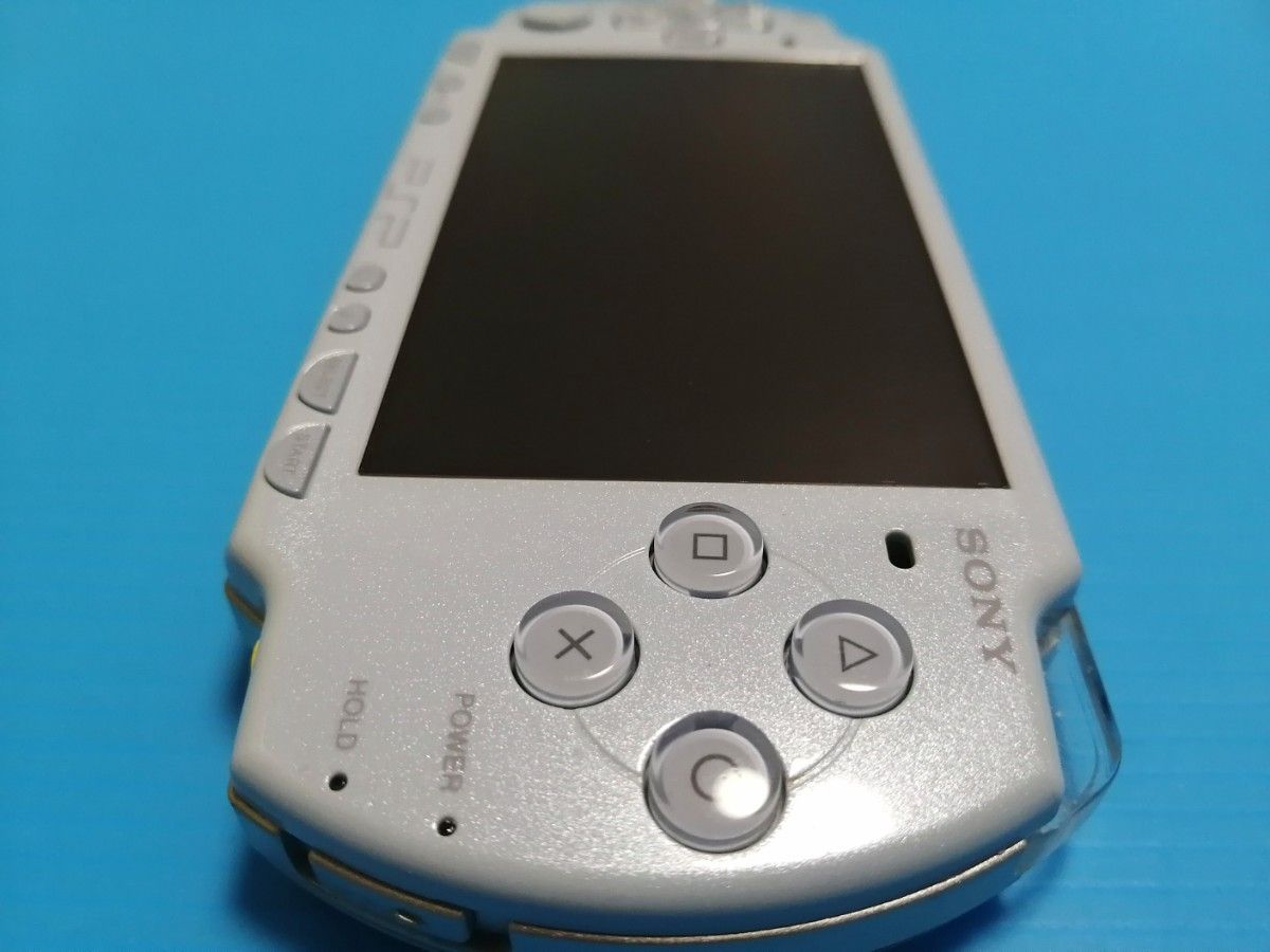 PSP-2000 フェリシアブルー 本体 + メモリースティック4G + USB充電ケーブル + バッテリー + ゲームソフト
