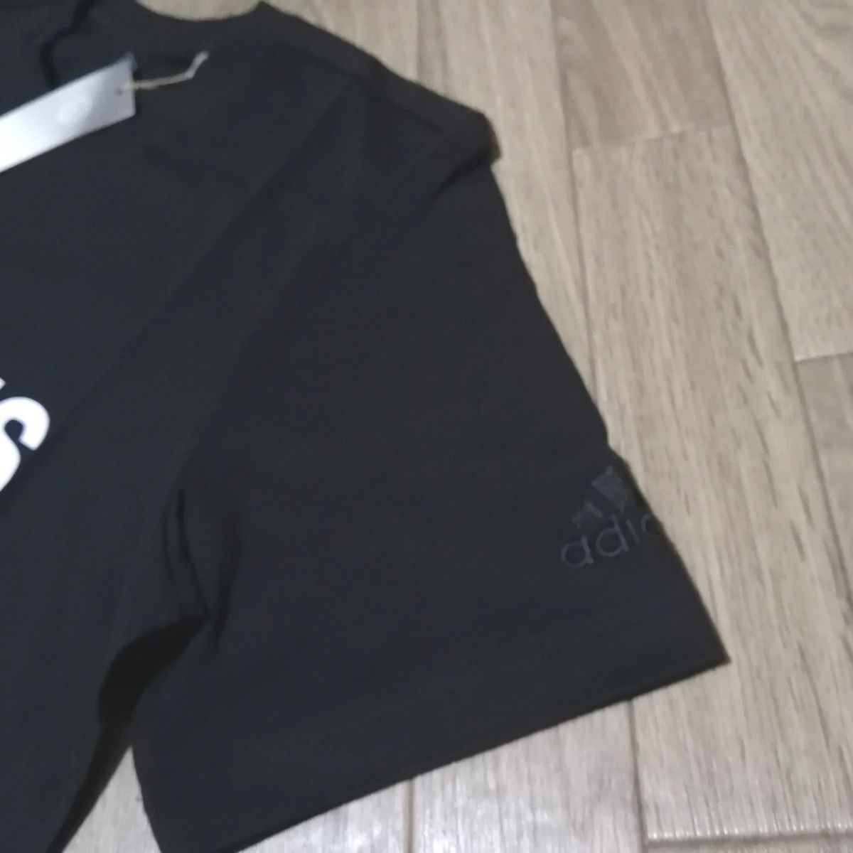 【希少残りわずか】新品　adidas　アディダス　メンズ　Tシャツ　Mサイズ　黒　ブラック　半袖　カットソー　綿　