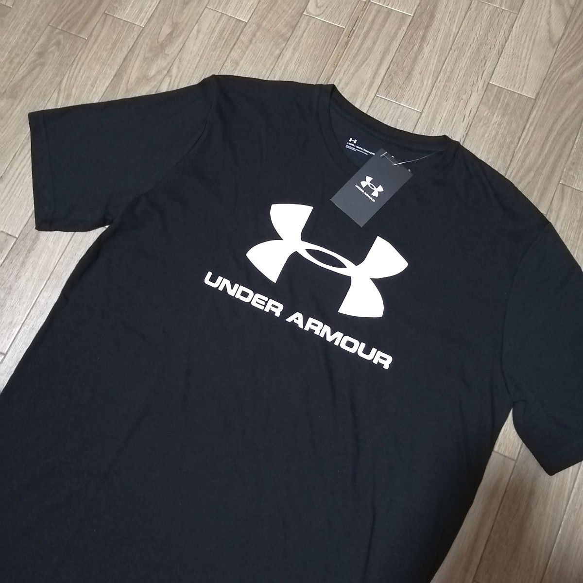 【希少残りわずか】値下げ不可　新品　UNDER ARMOUR　アンダーアーマー　メンズ　Tシャツ　Lサイズ　半袖　黒　ブラック