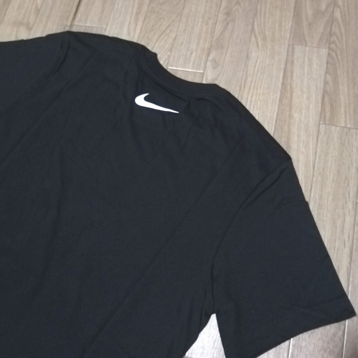 【まもなく値上げ】新品　NIKE　ナイキ　メンズ　Tシャツ　Mサイズ　黒　ブラック　半袖　カットソー　