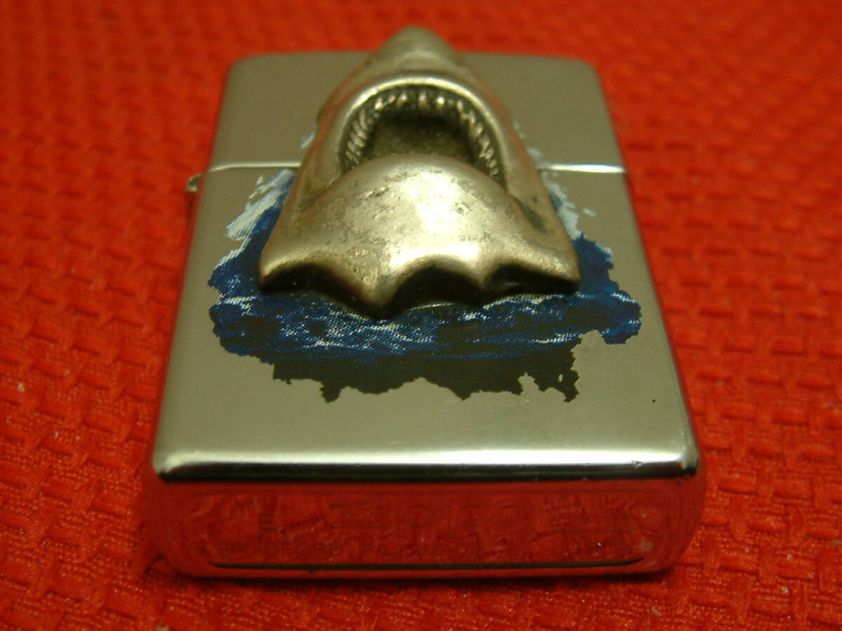 大迫力！古いジョーズのZIPPO　鮫のレリーフが凄いです。_画像4