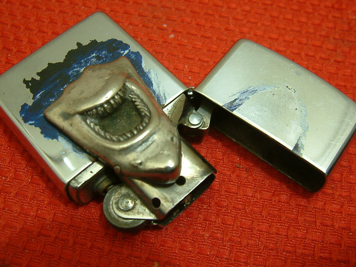 大迫力！古いジョーズのZIPPO　鮫のレリーフが凄いです。_画像9