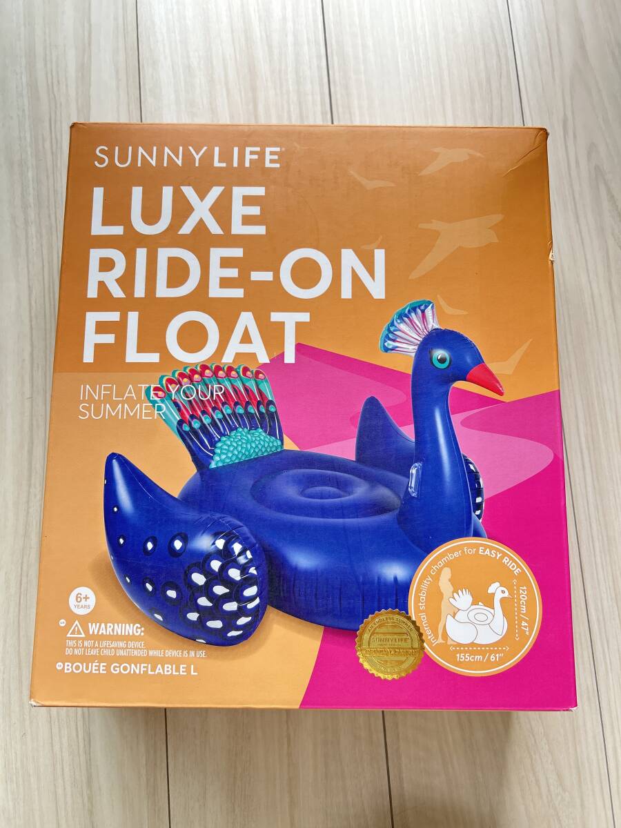 新品 Luxe Ride-on Float ライド 大型 孔雀 フロート 浮き輪 水遊びの画像1
