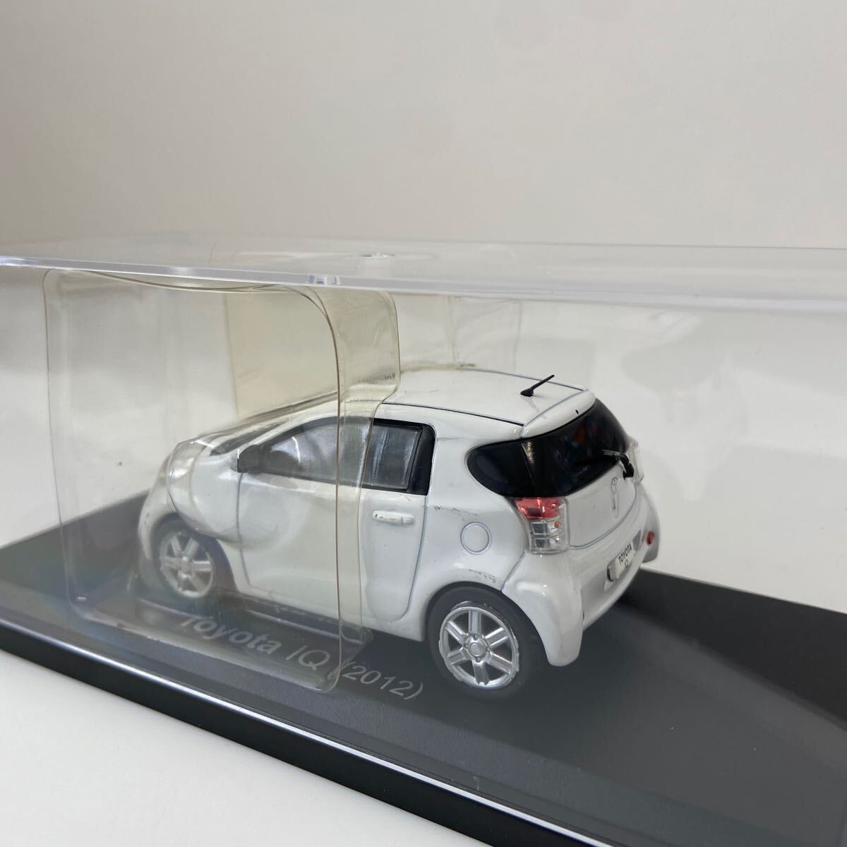 アシェット 国産名車コレクション 1/43 TOYOTA iQ 2012 トヨタ ホワイト ミニカー モデルカーの画像4