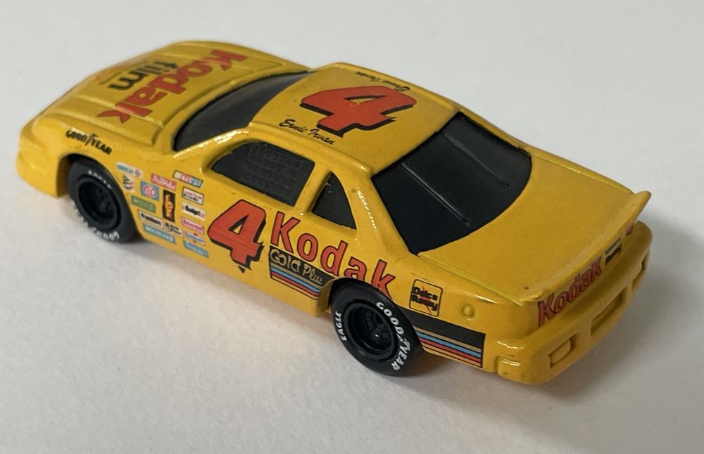 希少 ロードチャンプス 1/64 ナスカー コダックシボレールミナ Road Champs NASCAR Ernie Irvan #4 Kodak Chevrolet Lumina_画像2